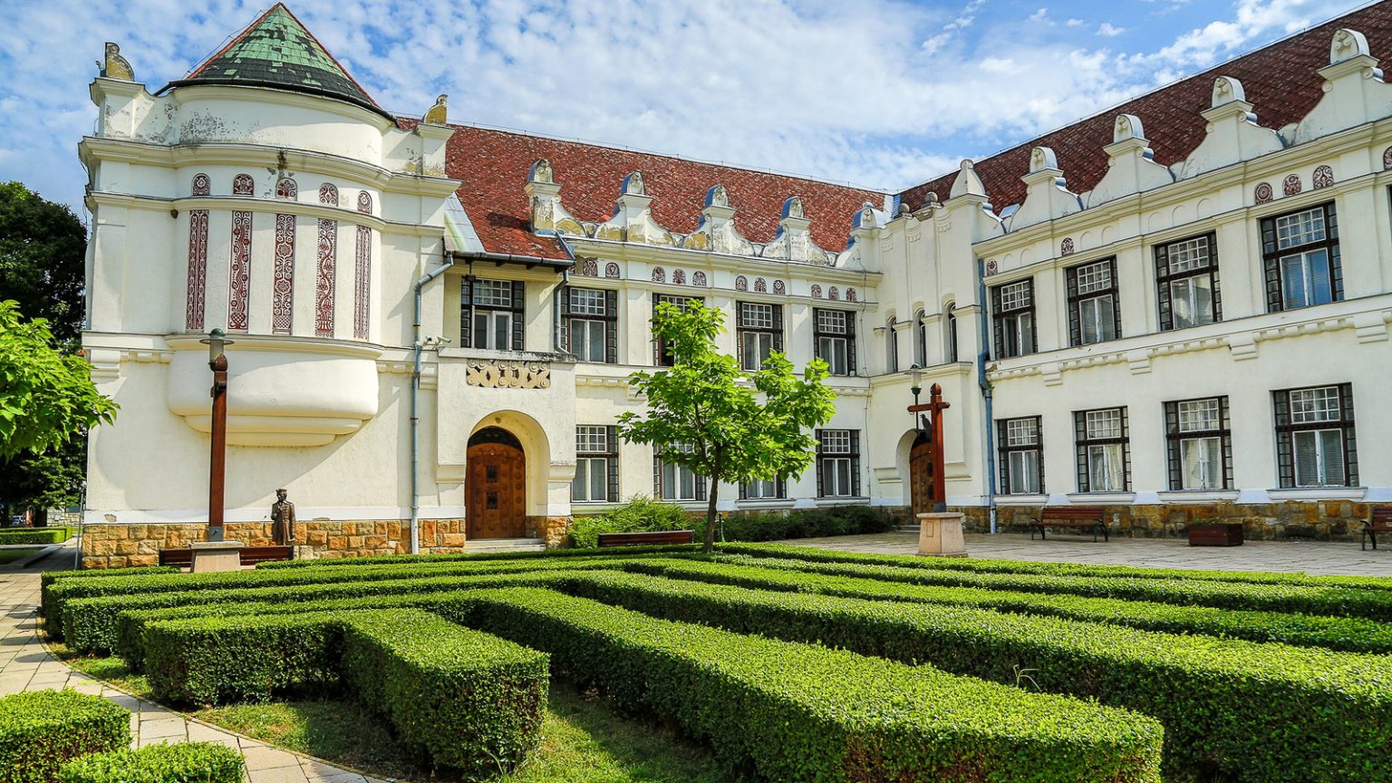 A sárospataki Tokaj-Hegyalja Egyetem impozáns épülete